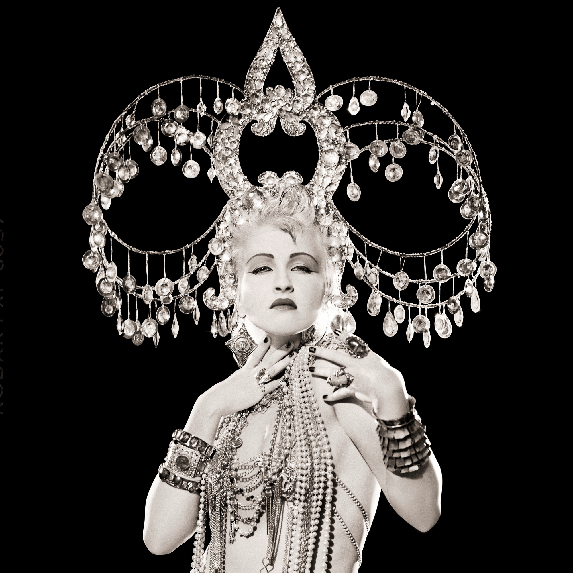 Matthew Rolston. Cyndi Lauper, Headdress, Los Angeles, 1986, from the series “Hollywood Royale” © MRPI (Courtesy Fahey/Klein, Los Angeles)