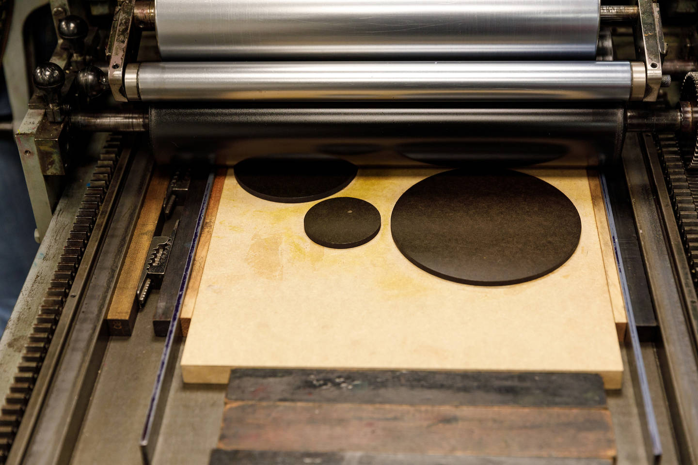 This+course+gives+students+hands-on+experience+with+metal+foundry+and+wood+type.+Taught+by+Christina+Aumann.