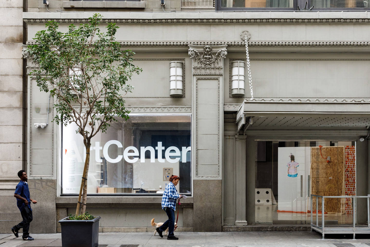 %3Cp%3EFrom+wooded+acres+in+the+San+Rafael+Hills+to+adaptive+reuse+in+downtown+Pasadena%2C+ArtCenter%E2%80%99s+two+campuses+provide+future+artists+and+designers+with+a+wide+array+of+creative+learning+opportunities+enriched+by+the+creative+and+academic+resources+within+the+surrounding+communities+and+the+greater+Los+Angeles+area.+%3C%2Fp%3E+%3Cp%3E%3Cstrong%3ELearn+more+about+%3Ca+href%3D%22%2Fabout%2Fcampus%2Foverview.html%22%3EArtCenter%27s+campuses%3C%2Fa%3E.%3C%2Fstrong%3E+%3C%2Fp%3E