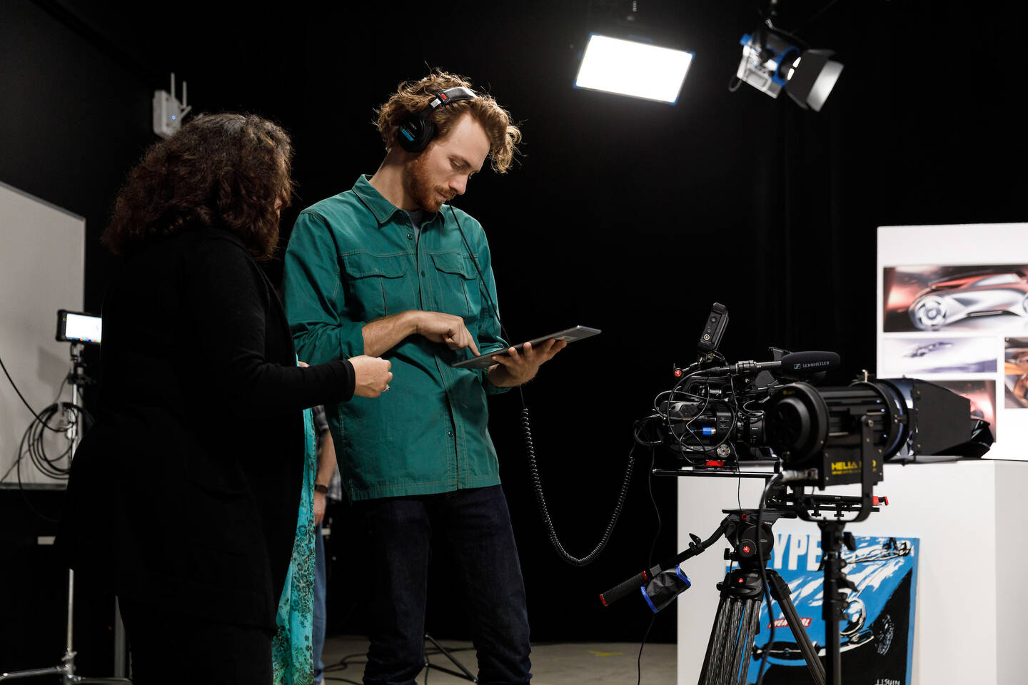 Behind+the+scenes+of+the+inaugural+shoot+for+online+learning+with+Transportation+Design+faculty+Le%C3%B3n+Paz.