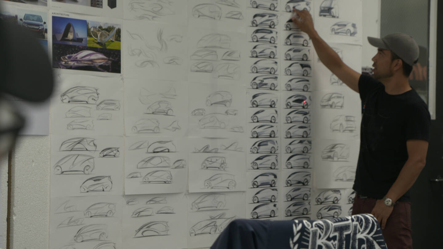 ArtCenter+Online+%26+Transportation+Design+instructor+Leon+Paz.