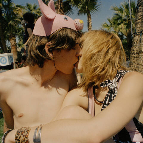 /Couple kissing by Brian Pescador (via c-heads.com)