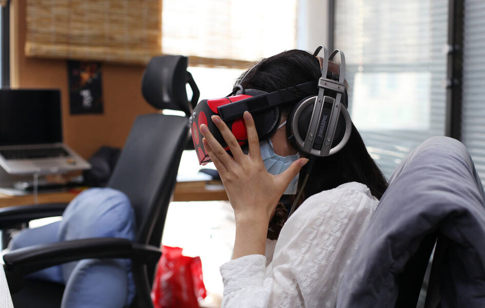 ArtCenter+student+at+animation+studio+Pinta+Studios+in+Beijing+during+a+Beijing+Community+Hub+field+trip%2C+September+2020.