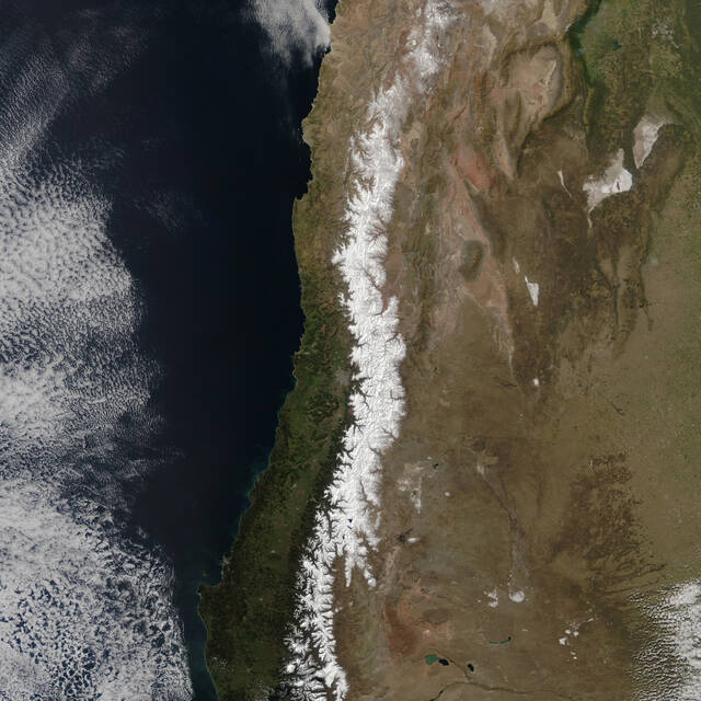 As+the+end+of+winter+approaches+in+the+Southern+Hemisphere%2C+snow+paints+the+Andes.+The+Andes%E2%80%94the+longest+series+of+mountain+ranges+in+the+world%E2%80%94span+about+7%2C242+kilometers+%284%2C500+miles%29+and+run+through+seven+countries.+The+segment+shows+about+1%2C200+kilometers+%28750+miles%29+of+the+range+in+Chile+and+Argentina.+The+snowpack+that+accumulates+in+the+mountains+each+winter+is+the+primary+source+of+water+for+communities+at+lower+altitudes.+According+to+a+report+by+the+Intergovernmental+Panel+on+Climate+Change%2C+however%2C+frozen+areas+in+the+Andes+are+generally+retreating%2C+and+runoff+in+the+vicinity+of+Chile+and+Argentina+is+decreasing.+September+12%2C+2015.+