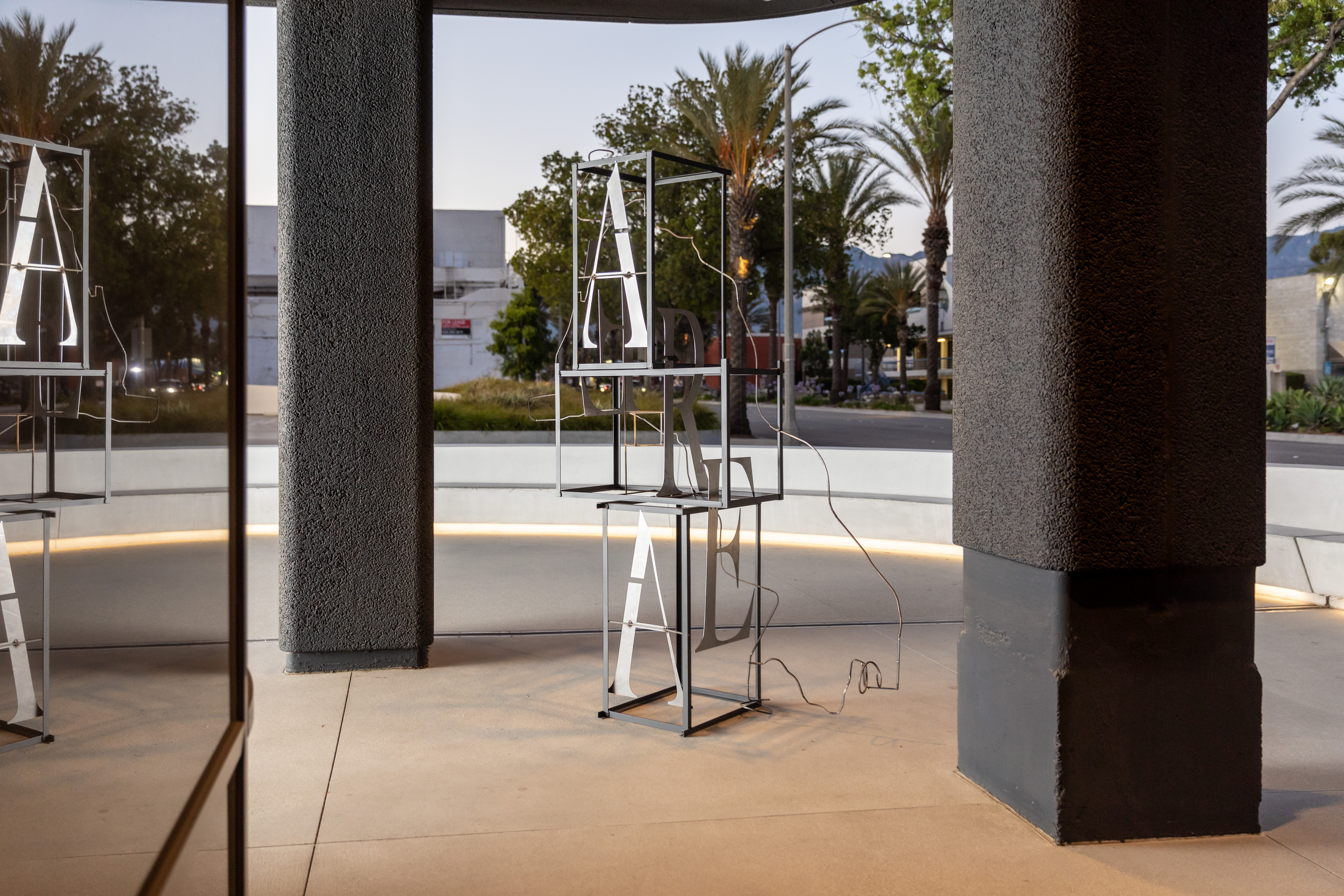 “Study for a Palindrome,” an outdoor sculpture by Los Angeles artist and ArtCenter faculty John David O’Brien, in the courtyard of the College’s Peter and Merle Mullin Gallery through September 12, 2021. 