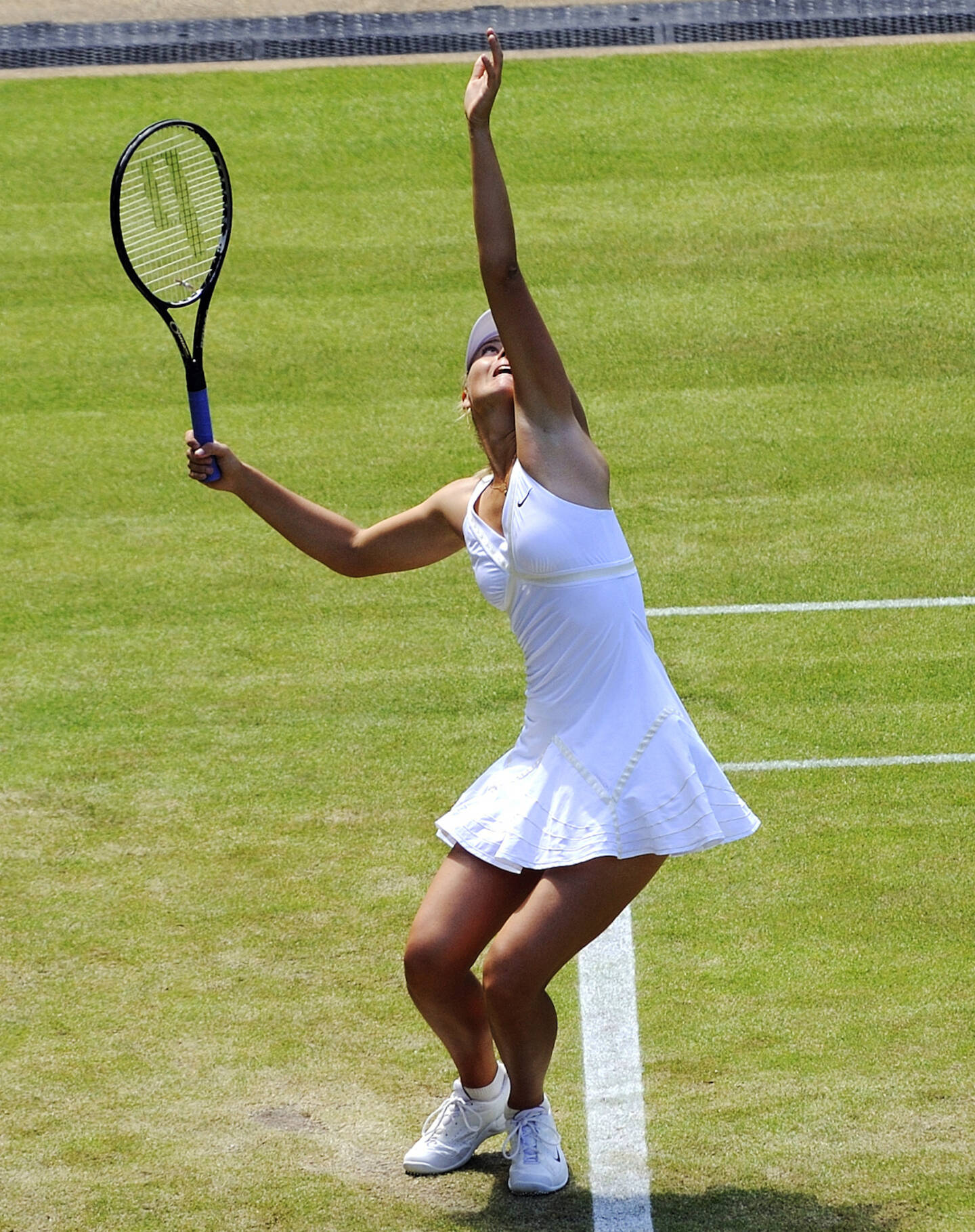 Nike+outfit+for+Maria+Sharapova%2C+worn+at+Wimbledon%2C+2009%2C+and+designed+by+Natalie+Candrian.