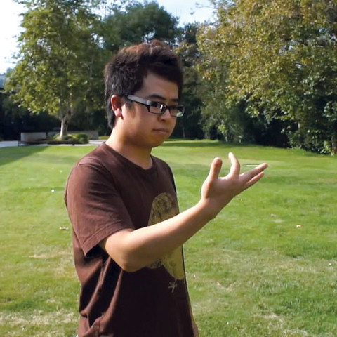 A+gesture-operated+vision-sharing+system+based+on+Google+Glass.