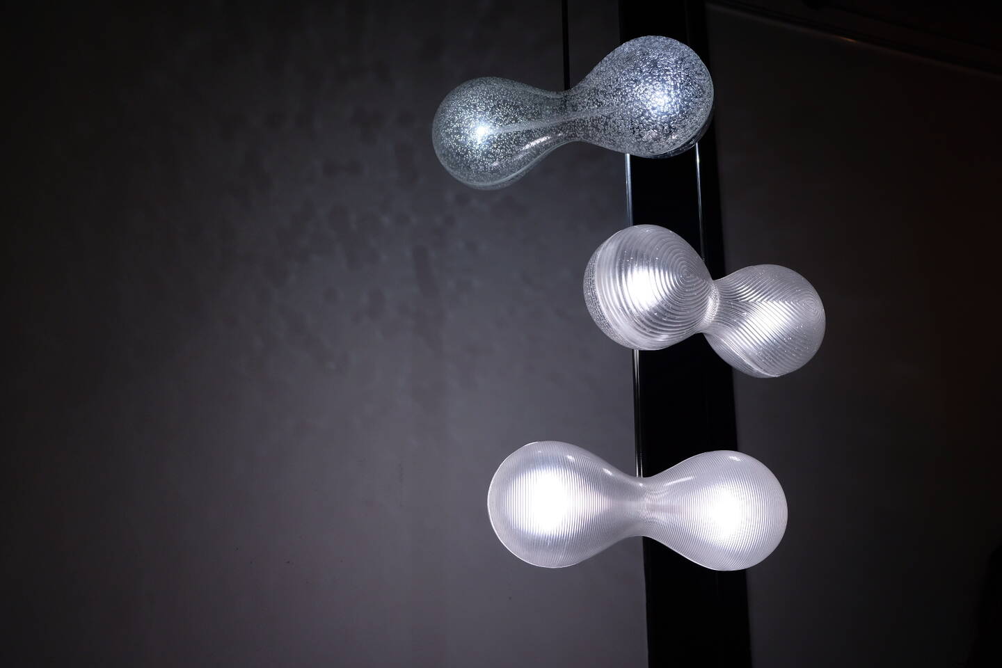 textured+refractions+evoking+the+emergence+of+life+in+cell+division