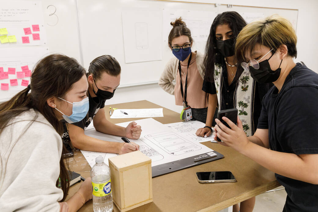 Yasmine Gutierrez (middle) with other First Year Immersion students, in the course First Year Immersion Studio 1, Fall 2022. Photo by Juan Posada.
