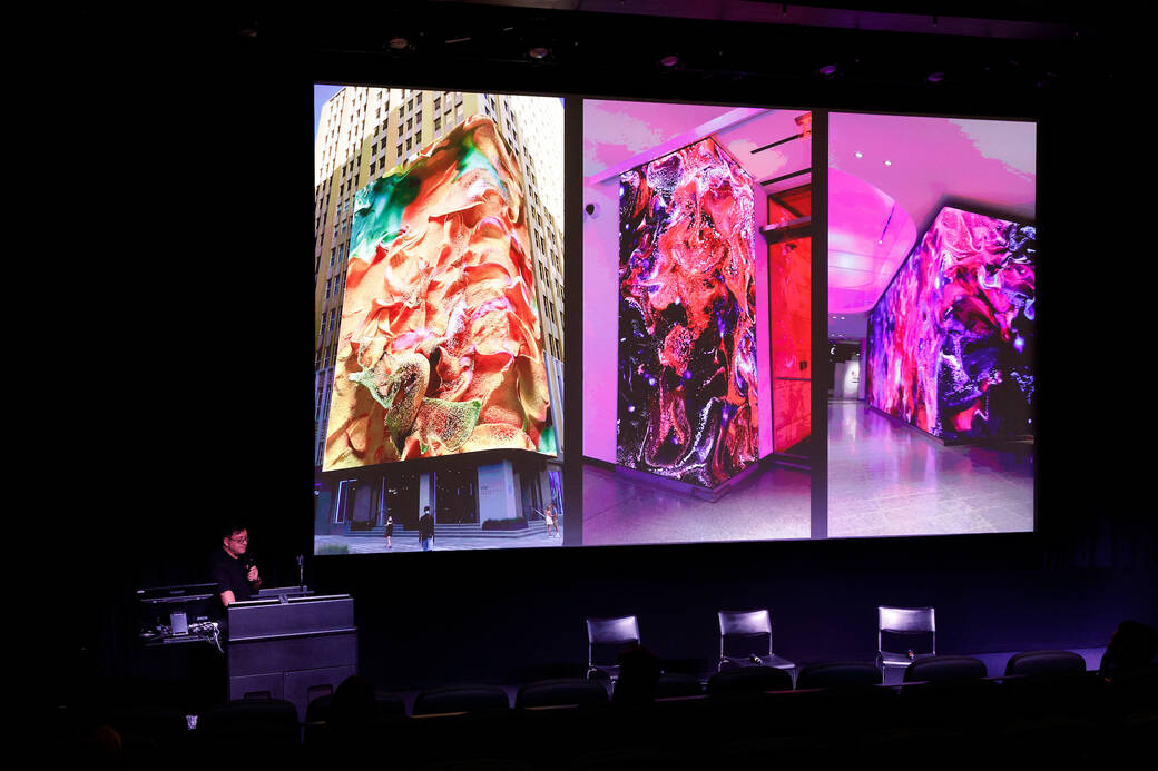 Artist Refik Anadol presentating at Creative Tech Week 2022.