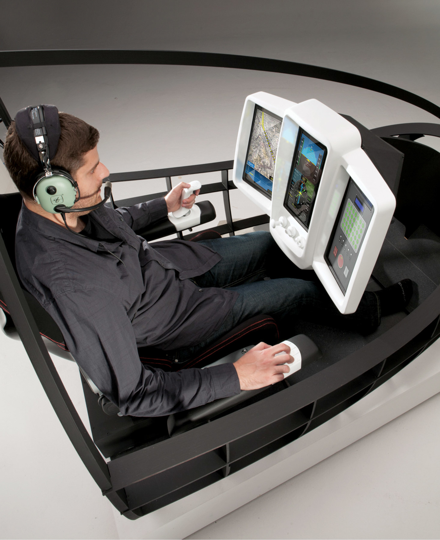 Uri+Tzarnotzky%27s+thesis+research+led+him+to+the+design+for+flightpath--a+cockpit+automation+and+interaction+system+that+redefines+the+end-to-end+pilot+experience+so+that+more+time+is+spent+enjoying+the+view+outside+the+canopy+and+less+time+is+spent+with+the+hassles+of+modern+flying.