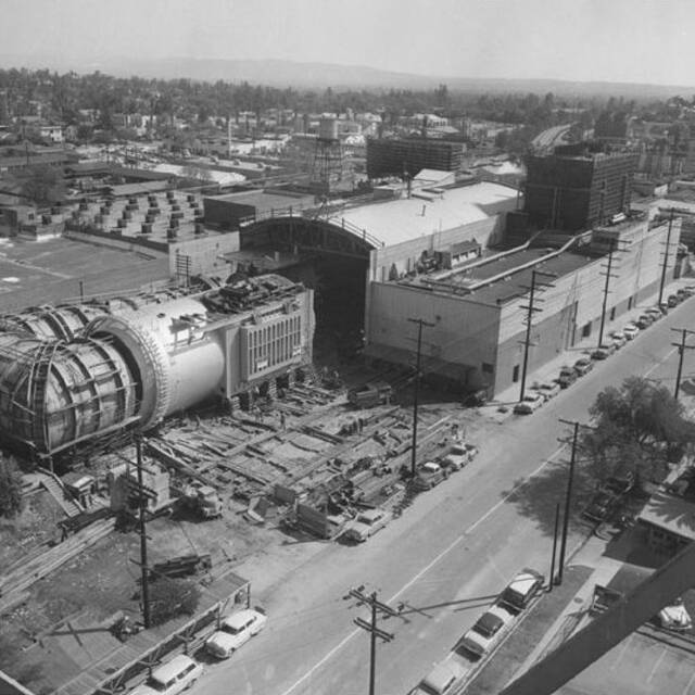 1945-1960%3A+ArtCenter%27s+South+Campus+started+as+the+Southern+California+Cooperative+Wind+Tunnel+testing+facility%2C+owned+by+five+major+aviation+companies+and+managed+by+Caltech.