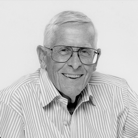 /Bob Gurr (BS 52 Transportation Design) has received the 2022 ArtCenter Alumni Award for Lifetime Achievement.