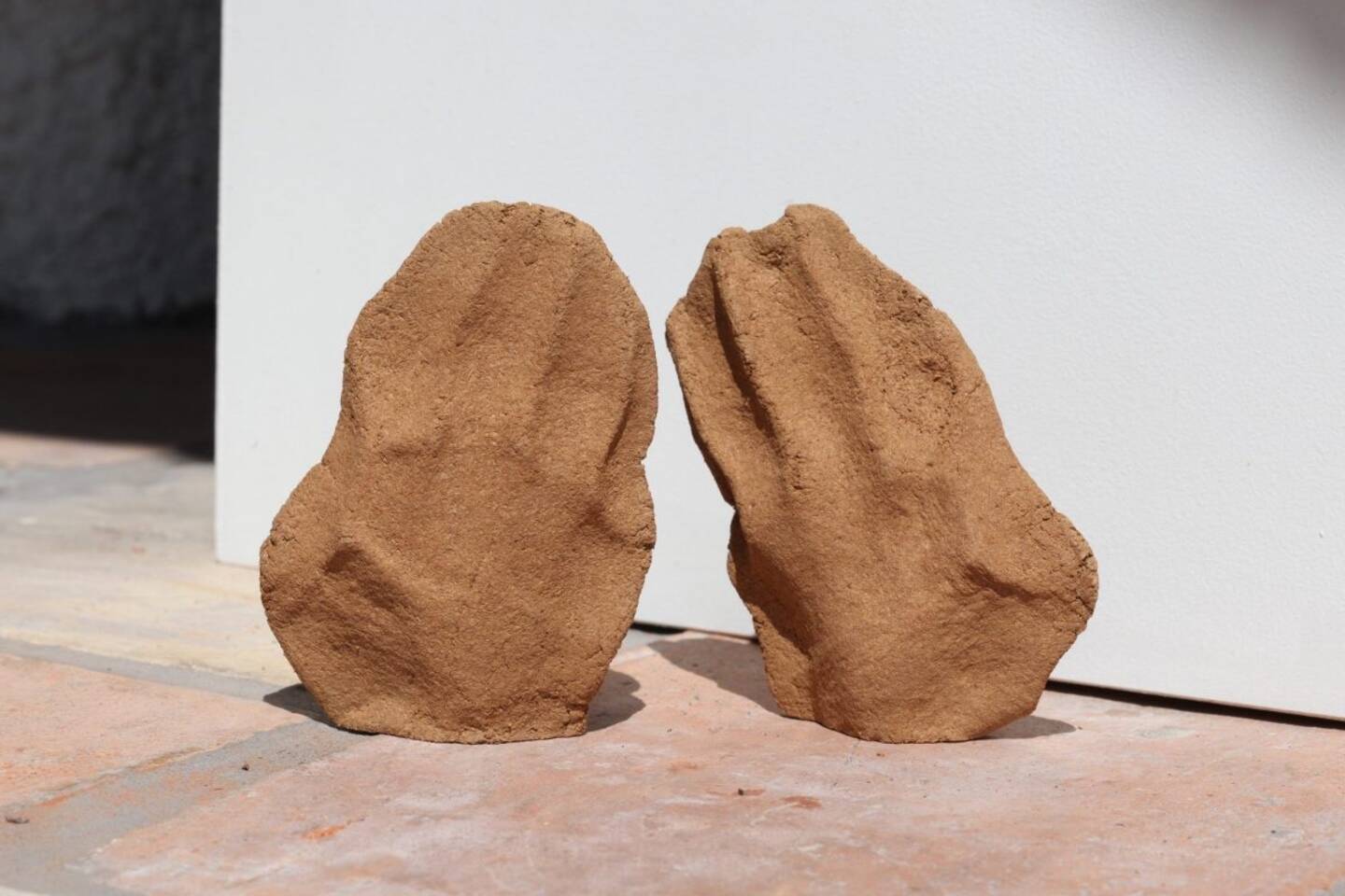 Jinseok+Choi%2C+%3Cem%3EBetween+our+Palms%3C%2Fem%3E%2C+Hardwood+sawdust%2C+incense+powder%2C+essential+oil+1+x+3.25+x+5+in.+