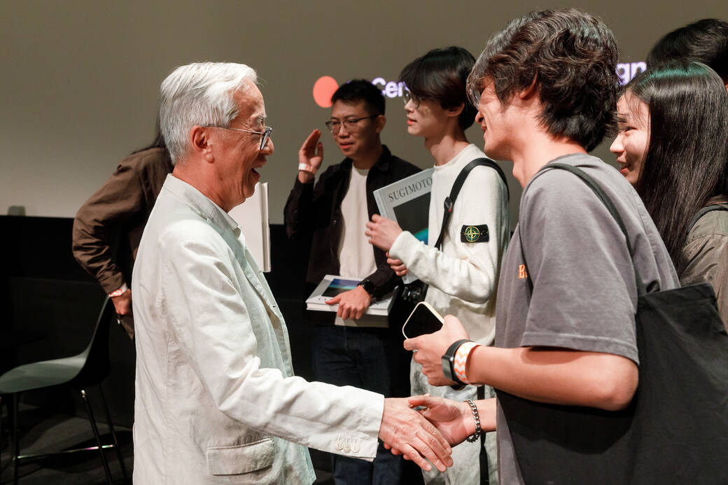 Alum Hiroshi Sugimoto meeting students and alumni, at ArtCenter