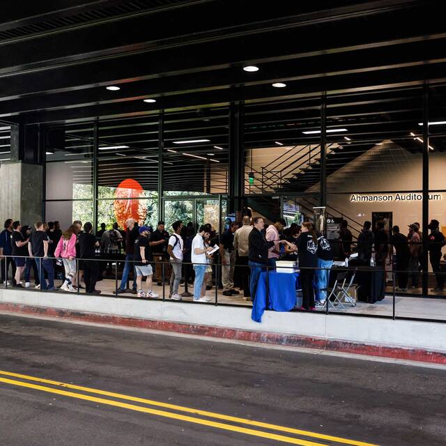 FullCircle members at an ArtCenter event