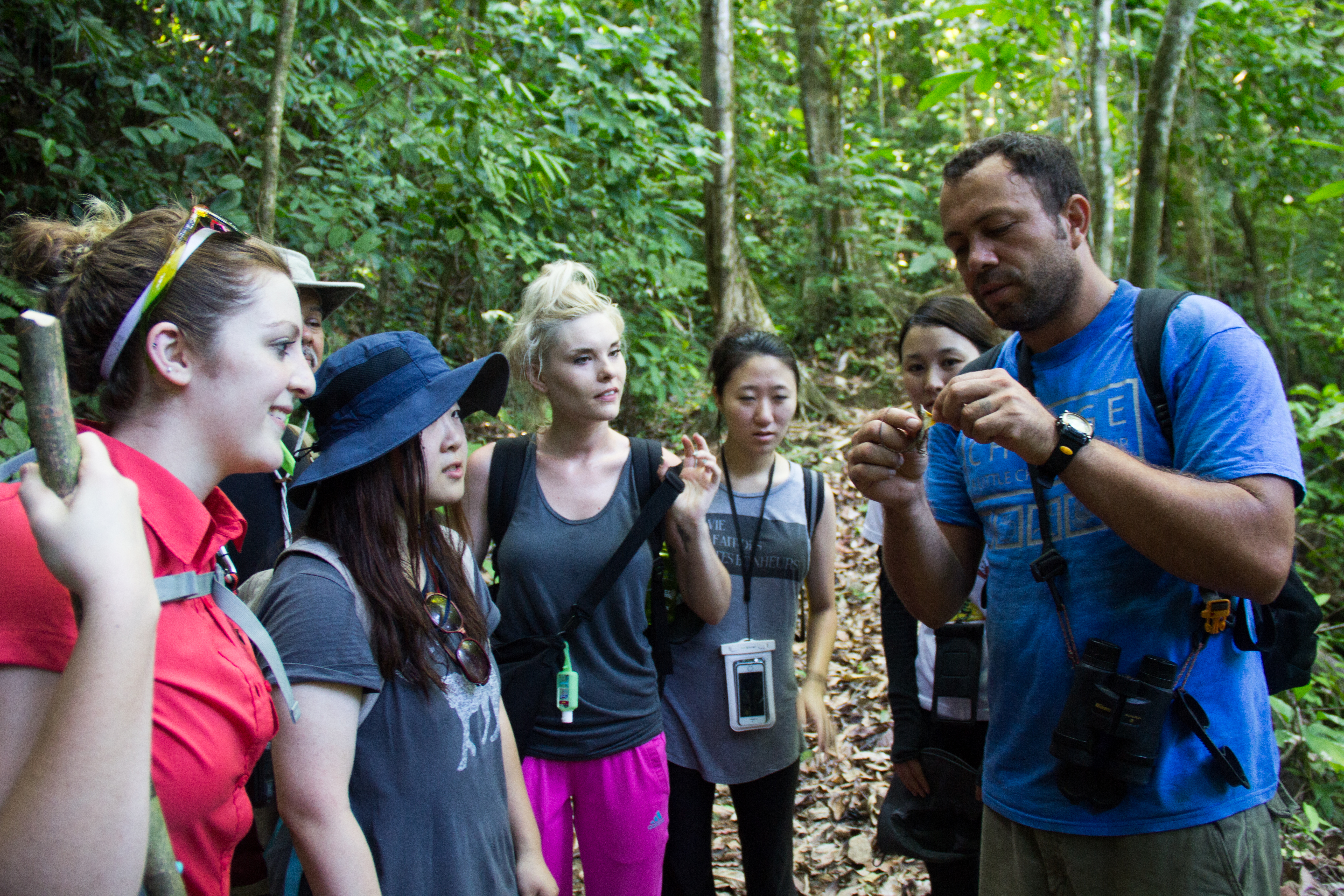 003-Costa-Rica-ArtCenter-Study-Away-trip-doing-research-in-rain-forest.jpg