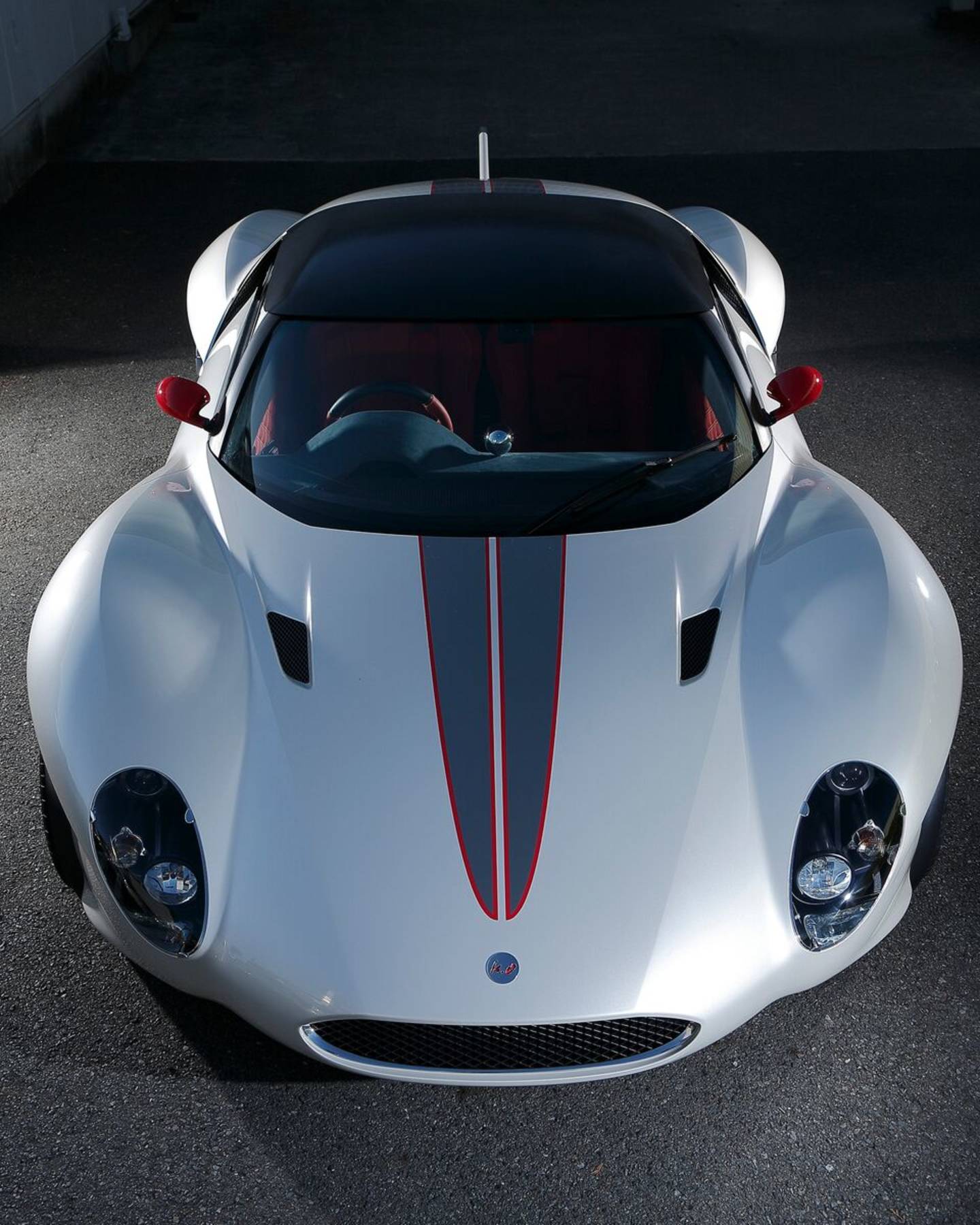 Ken+Kiyoyuki+Okuyama+was+a+chief+designer+for+General+Motors%2C+a+senior+designer+for+Porsche+and+a+design+director+for+Pininfarina%2C+where+he+was+responsible+for+the+Ferrari+Enzo%2C+Maserati+Quattroporte+and+many+others.+Known+for+his+diverse+designs+%E2%80%94+including+motorcycles%2C+furniture%2C+robots+and+architecture+%E2%80%94+he+founded+Ken+Okuyama+Design+in+2007+as+a+business+consultancy+serving+corporations.+Okuyama+also+produces+cars%2C+eyewear+and+interior+products+under+his+original+brand.+His+numerous+awards+include+the+2015+Blue+Ribbon+Prize+%28E7+bullet+train%29%2C+2015+Red+Dot+Award+%28eyewear%29%2C+2014+Laurel+Prize+%28E6+bullet+train%29%2C+2013+Red+Dot+Award+%28best+of+the+best%2C+EDA+cutlery%29%2C+2013+Red+Dot+Award+%28honorable+mention%2C+Ringo+coffee+cup%29%2C+2013+Red+Dot+Award+%28Stile+cutlery%29%2C+2010+Red+Dot+Award+%28best+of+the+best%2C+Orizuru+furniture%29+and+2000+Best+Concept+Car+of+the+Year+%28Ferrari+Rossa%29.