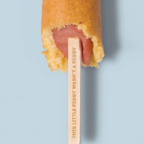 Sean+Ohlenkamp+has+been+writing+himself+bios+for+over+14+years.+His+first+bio+was+created+at+TBWA%5CChiat%5CDay.+It+listed+Nissan%2C+Infiniti+and+Mars+as+his+clients+and+it+was+poorly+written.+During+that+time%2C+Ohlenkamp+taught+in+ArtCenter%E2%80%99s+undergraduate%2C+ArtCenter+for+Teens+and+ArtCenter+for+Kids+programs.+In+2009%2C+his+bio+was+updated+when+he+joined+Lowe+Roche%2C+Toronto.+He+led+the+Audi+business%2C+worked+his+way+up+to+executive+creative+director%2C+and+started+spelling+%E2%80%9Ccolor%E2%80%9D+with+a+%E2%80%9Cu.%E2%80%9D+Four+years+later%2C+Ohlenkamp+joined+Leo+Burnett+and+was+asked+to+write+another+bio.+His+current+bio+says+he+is+creative+director+at+Amazon.+He+enjoys+creating+work+using+stop-motion+books%2C+interactive+political+satire%2C+bike+pedals%2C+cardboard+cities%2C+garage+doors%2C+opera+singers+connected+to+pianos%2C+veggie+corndog+sticks%2C+printed+websites%2C+Canadian+postage+and+over+100+10-second+Amazon+Echo+TV+commercials.+It+also+says+orange+is+his+favorite+colour.