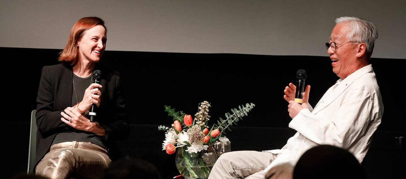  Alum Hiroshi Sugimoto (right) in conversation with journalist Jori Finkel (left) at ArtCenter